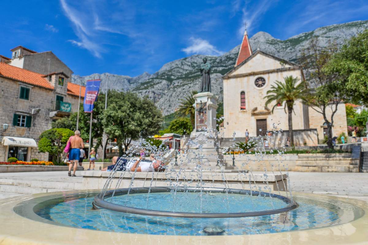 Andrija Kačić Miošić statue in the center of Makarska